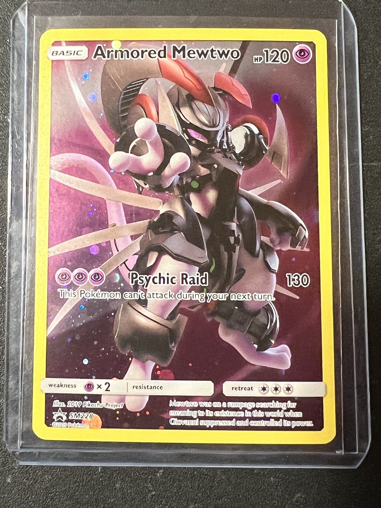 Armored Mewtwo - SM228